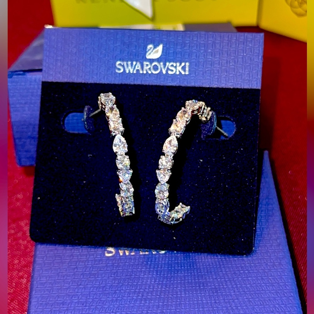✨NEW! Never used‼️New Auth Swarovski PE Hoop CZ silver hoop earrings✨price Firm